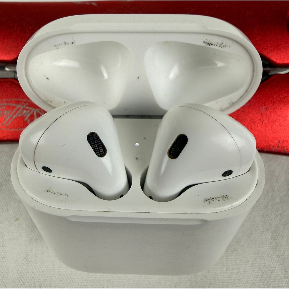 Apple AirPods 2nd Gen A2031 Wireless Earbuds with Charging Case White - Picture 7 of 7